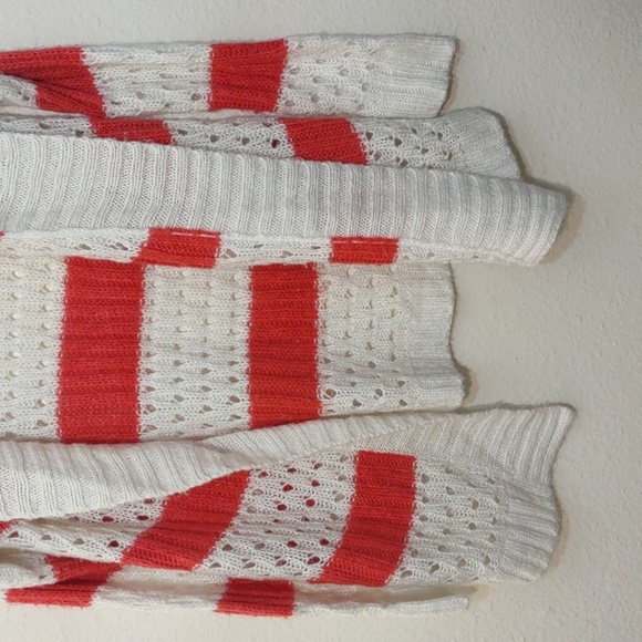 SLIGHTLY USED AEROPOSTALE CROCHET SWEATER CARDIGAN CORAL AND WHITE SIZE M BOHO - Picture 5 of 8
